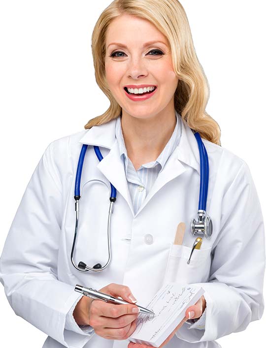 женщина врач со стетоскопом на шее